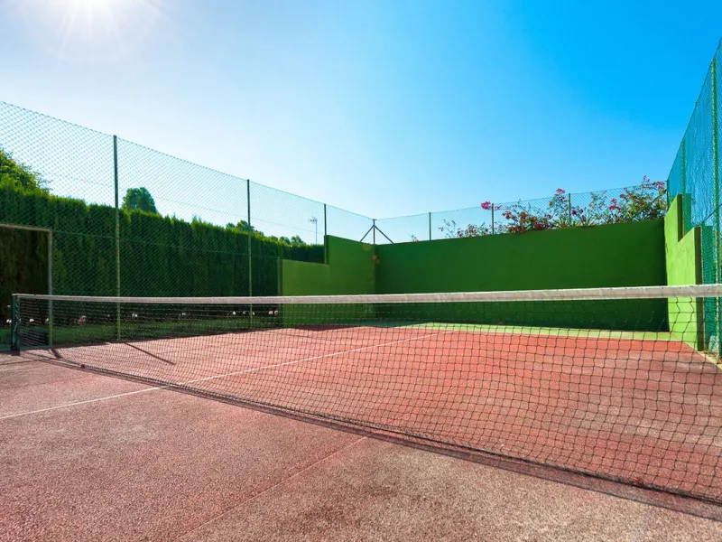 4-Bedroom Semi-Detached House in the Exclusive Casasola Development, Next to Guadalmina Baja!