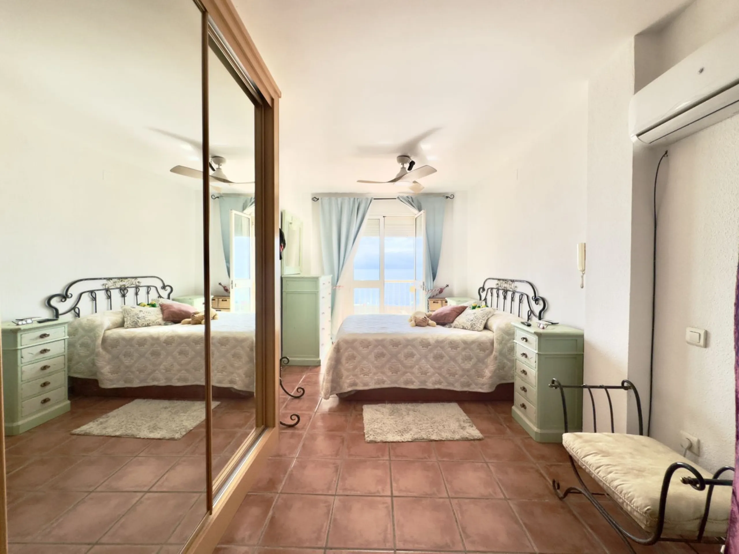 Live Your Dream on the Paseo de la Carihuela - 2 steps from the beach