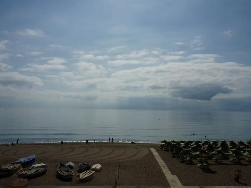 Live Your Dream on the Paseo de la Carihuela - 2 steps from the beach