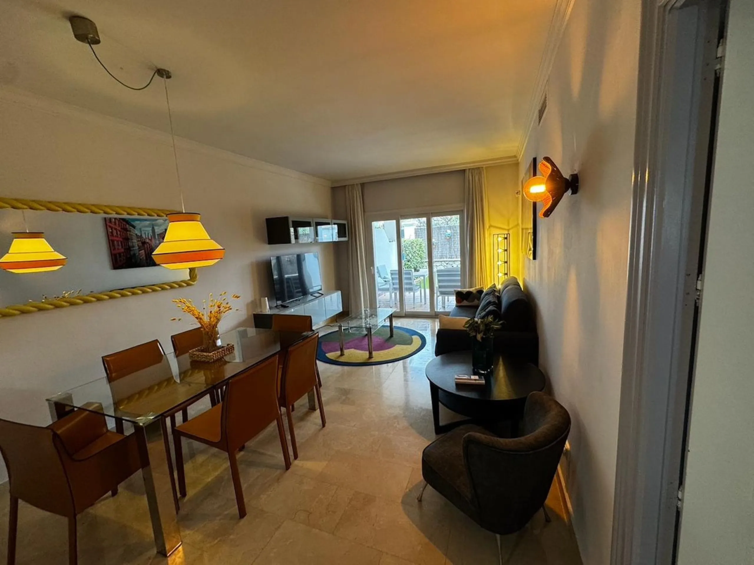 Apartment - Ground Floor Apartment в продаже в Marbella, Málaga. В доме 2 спален и 2 ванных комнат. Площадь дома 96 м²