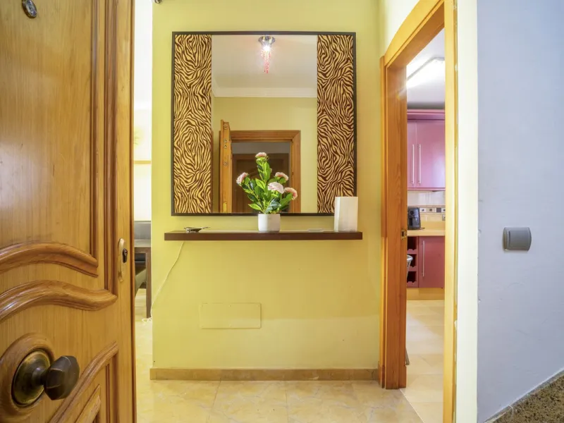 House - Semi-Detached House в продаже в Fuengirola, Málaga. В доме 6 спален и 5 ванных комнат. Площадь дома 276 м²