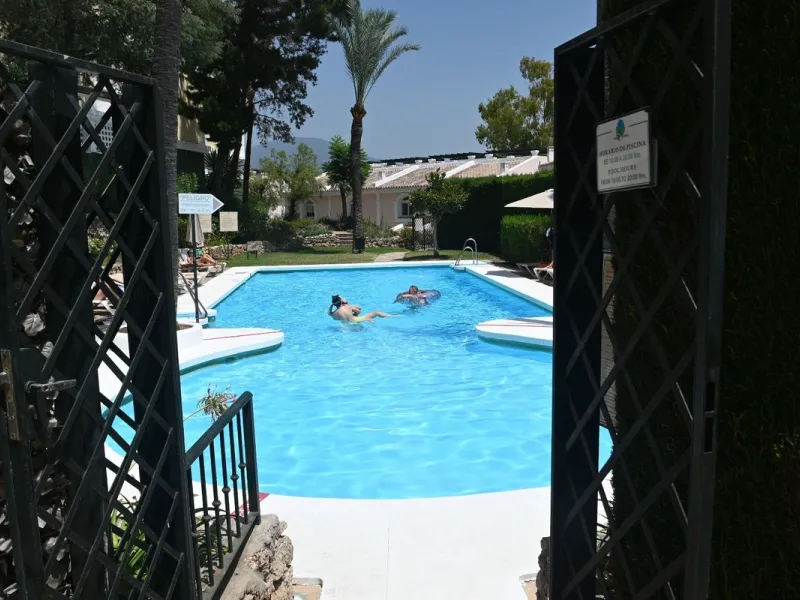 Apartment - Ground Floor Apartment в продаже в Marbella, Málaga. В доме 2 спален и 2 ванных комнат. Площадь дома 96 м²