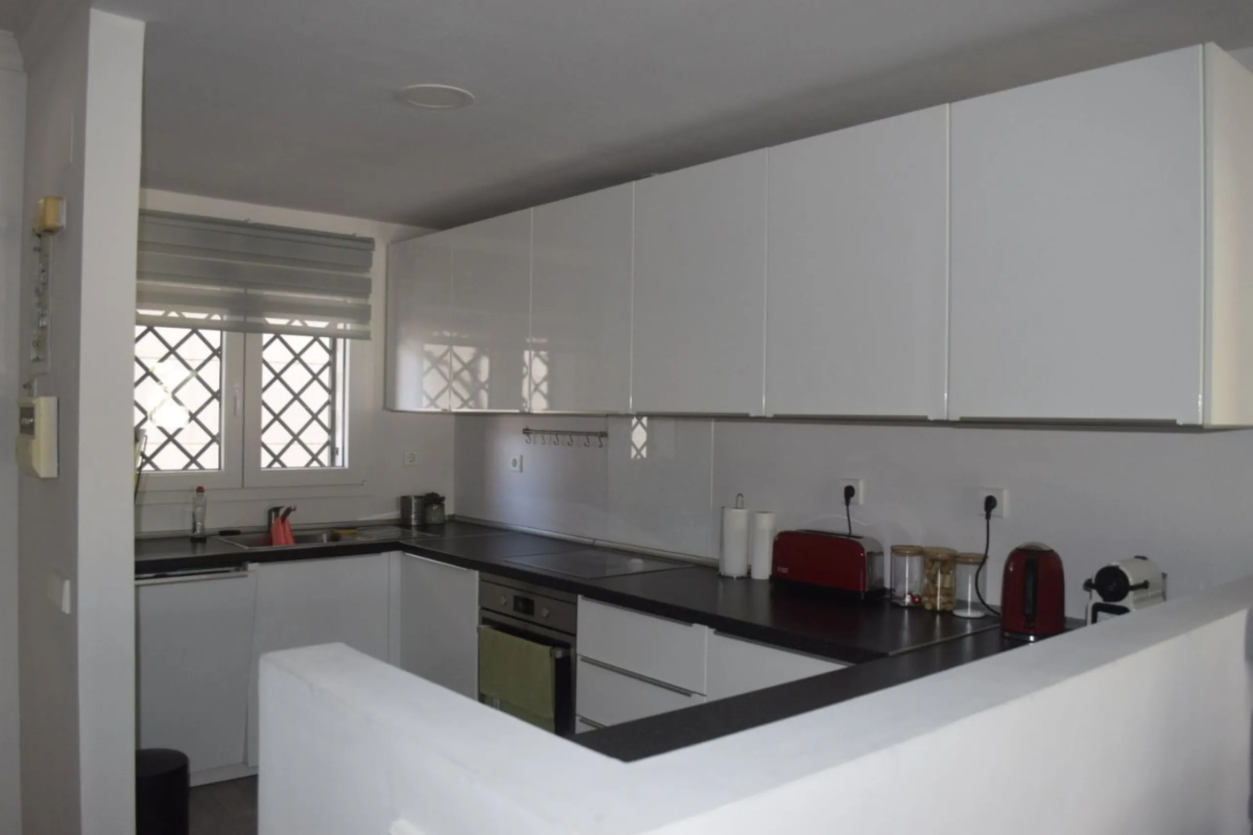 Apartment - Ground Floor Apartment в продаже в Marbella, Málaga. В доме 2 спален и 2 ванных комнат. Площадь дома 96 м²