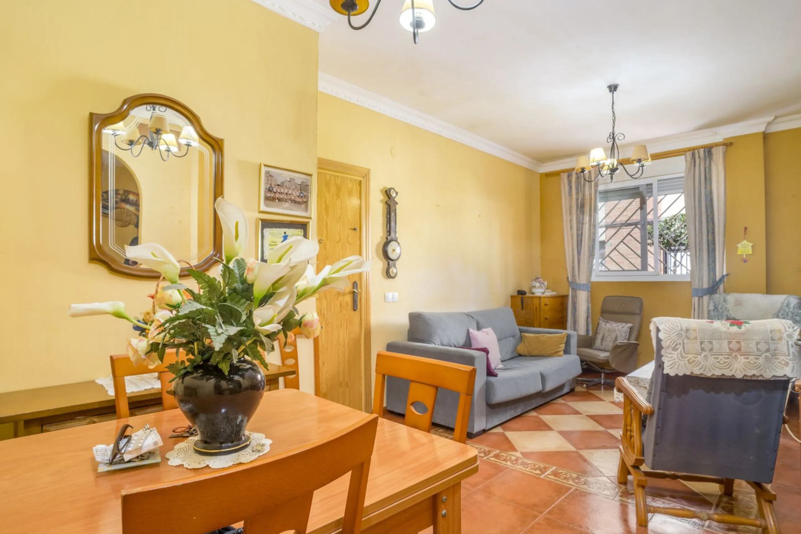 House - Semi-Detached House в продаже в Fuengirola, Málaga. В доме 6 спален и 5 ванных комнат. Площадь дома 276 м²
