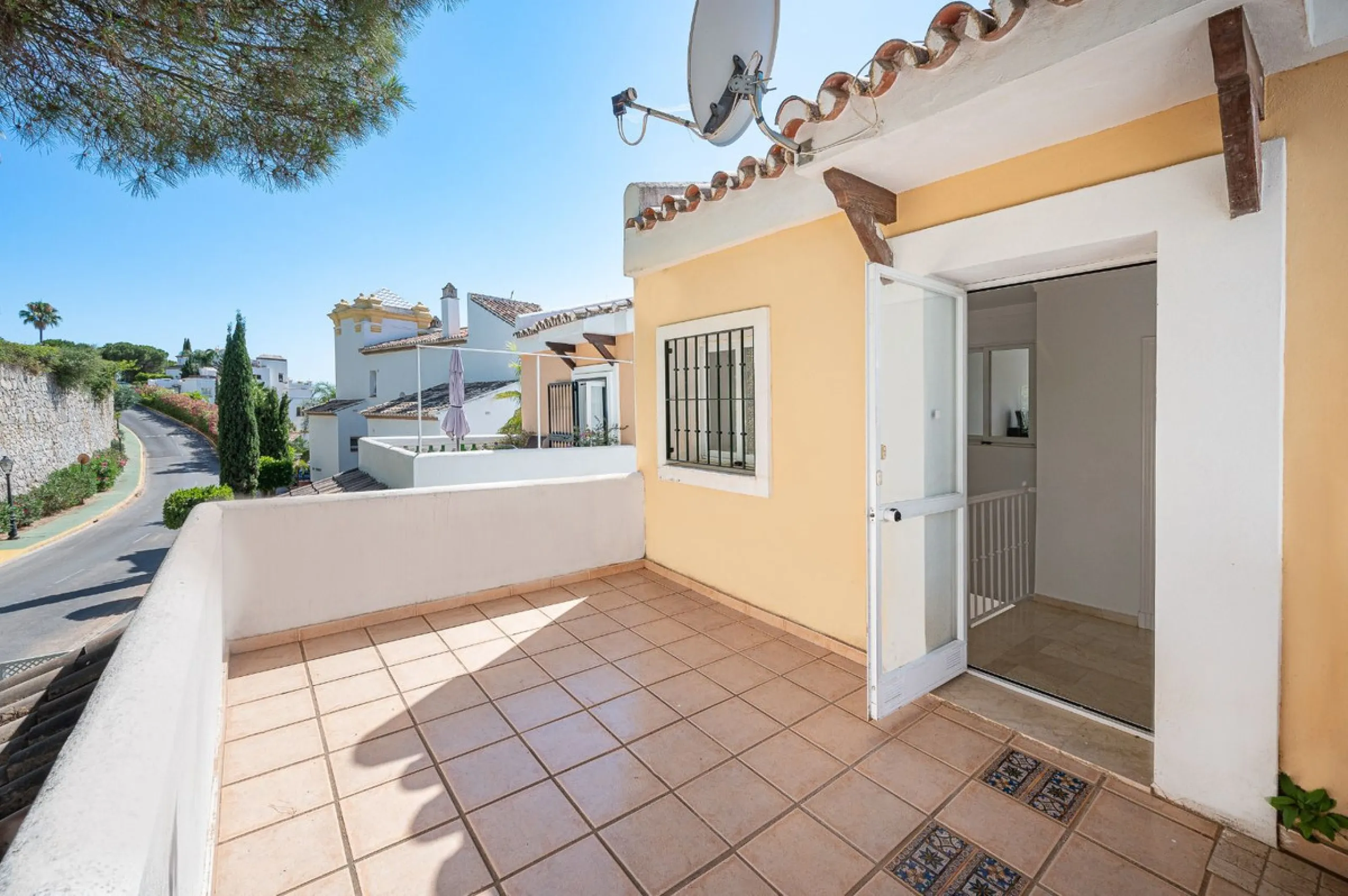 La Quinta Hills, Benahavís – Spacious West-Facing Townhouse
