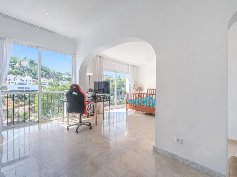 La Quinta Hills, Benahavís – Spacious West-Facing Townhouse