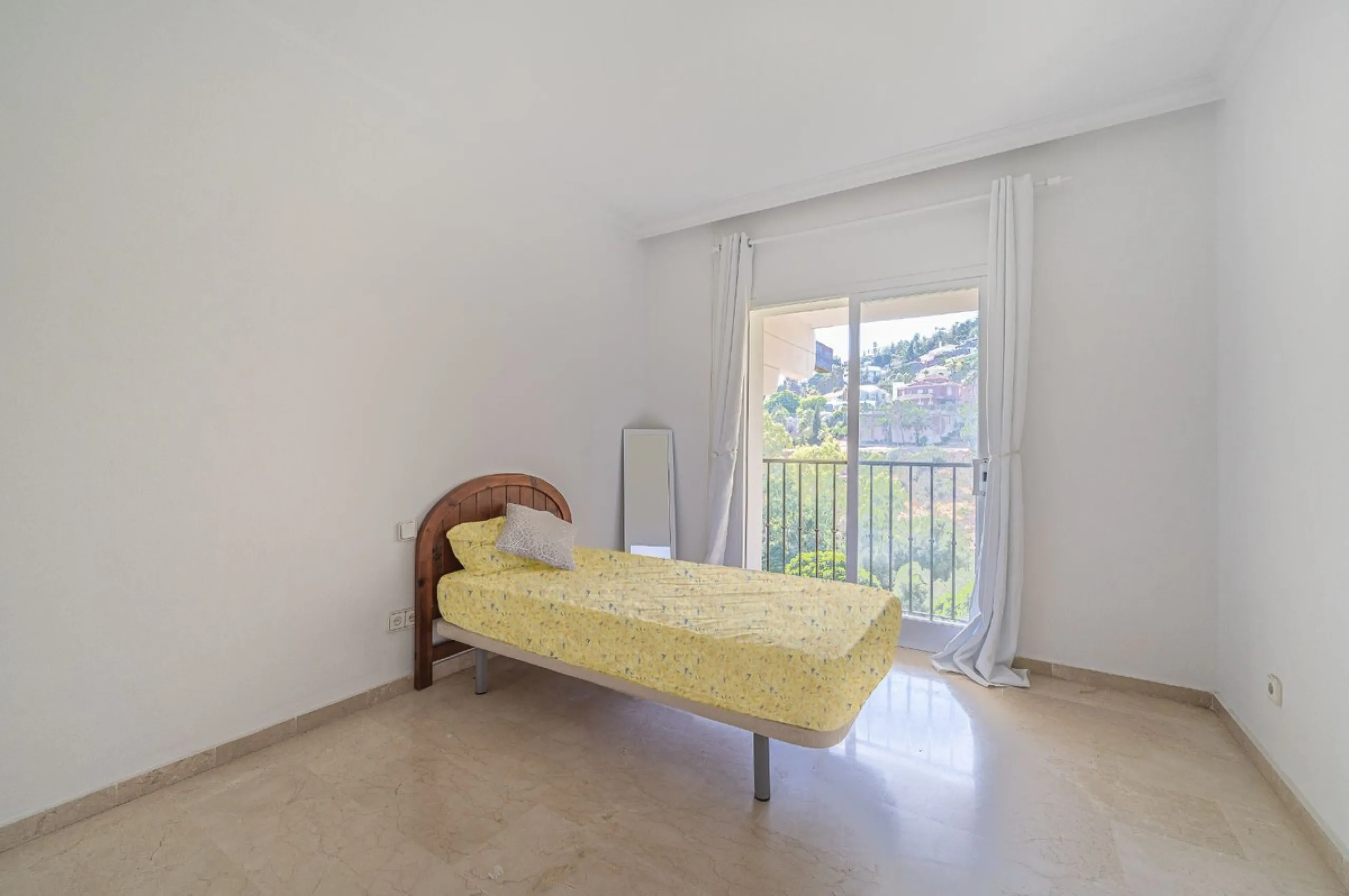 La Quinta Hills, Benahavís – Spacious West-Facing Townhouse