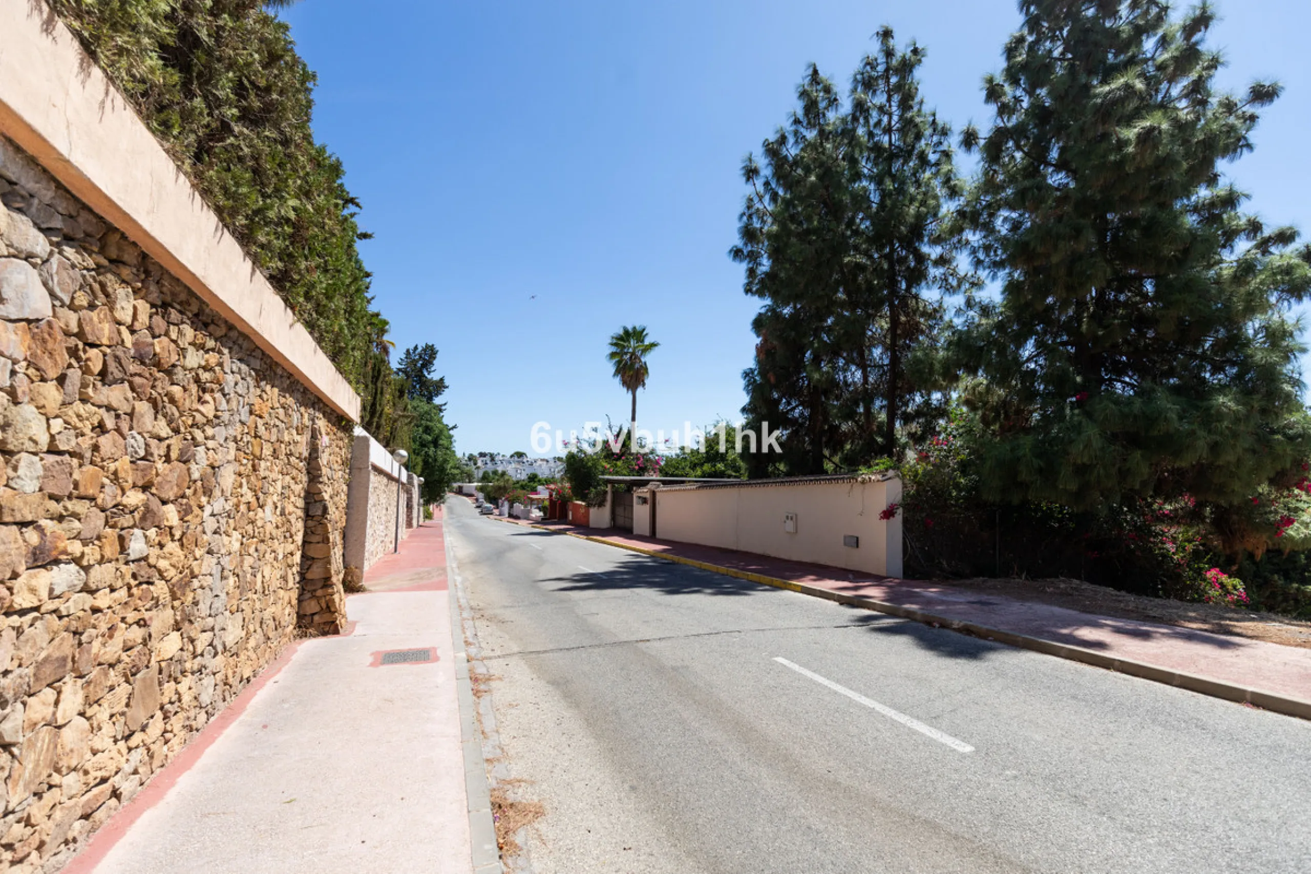 1,000 m² Plot Ready to Build – Villa with Pool, Parking & Gardens