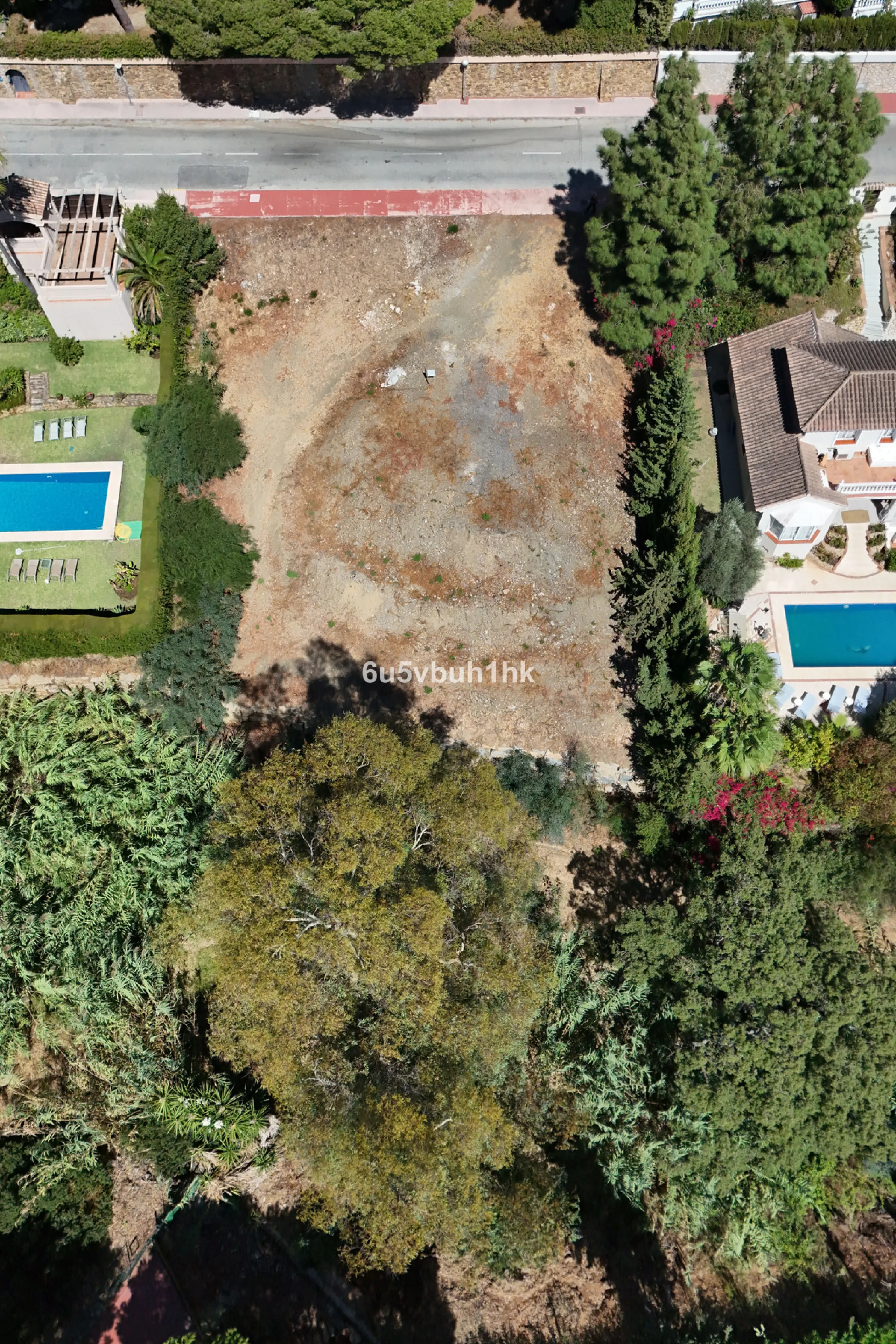 1,000 m² Plot Ready to Build – Villa with Pool, Parking & Gardens