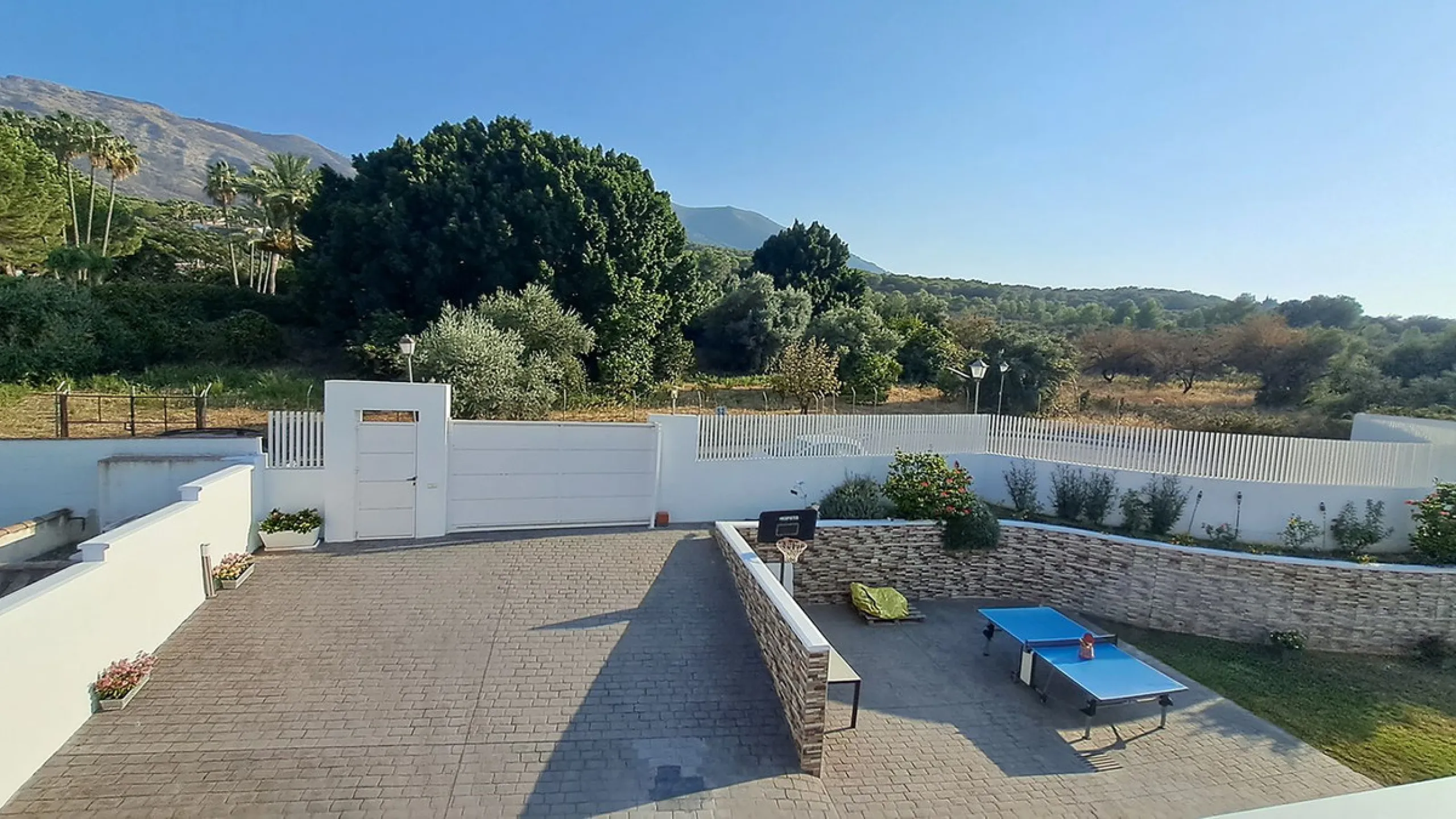 Современная вилла с панорамным видом в Альаурин-эль-Гранде