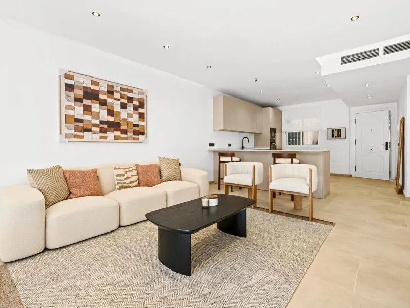 This stunning, fully furnished ground floor apartment offers 3 bedrooms and 2 bathrooms, located within a secure, gated development of just 18 residences. Residents enjoy access to two pristine swimming pools and beautifully maintained communal gardens.
