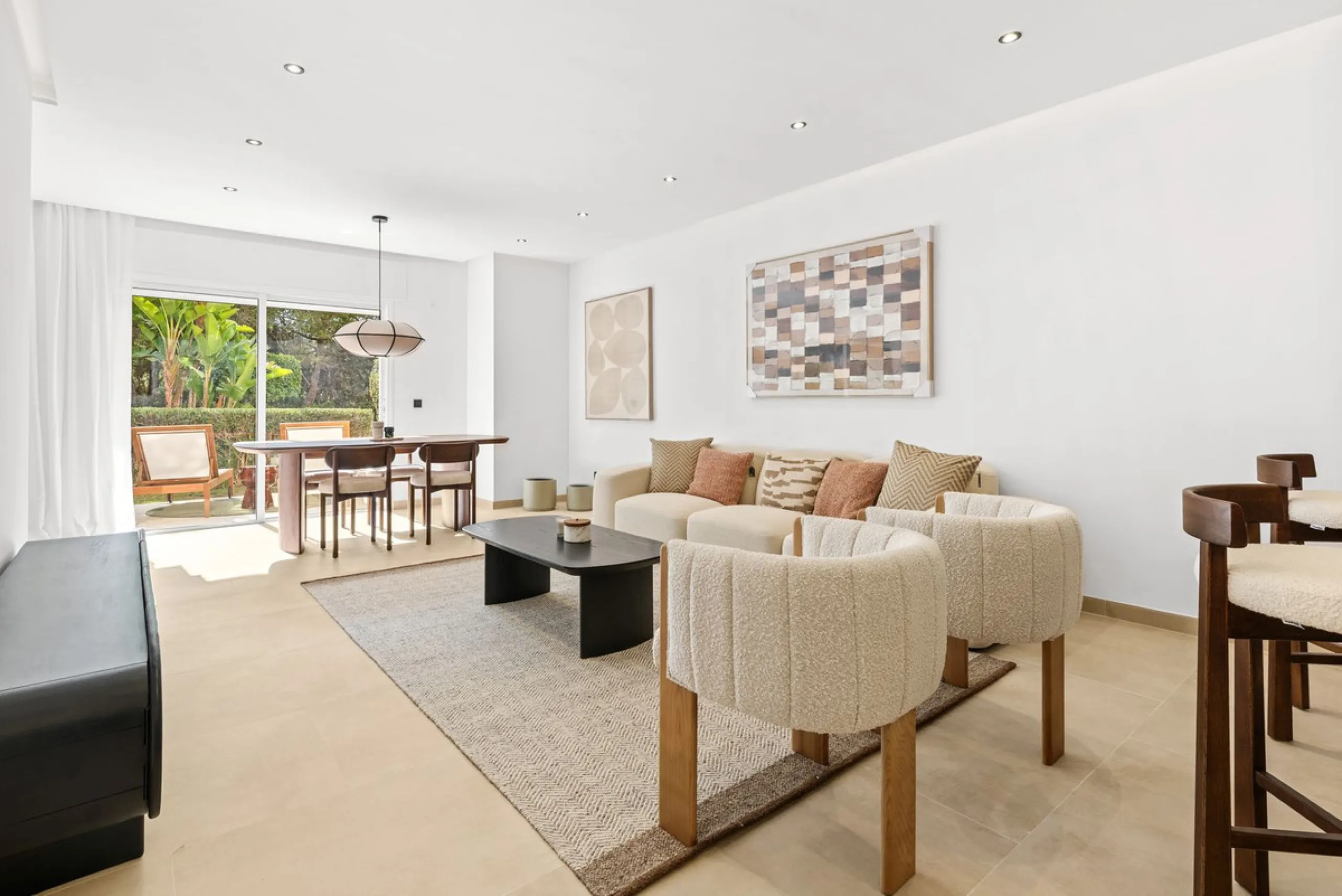 This stunning, fully furnished ground floor apartment offers 3 bedrooms and 2 bathrooms, located within a secure, gated development of just 18 residences. Residents enjoy access to two pristine swimming pools and beautifully maintained communal gardens.