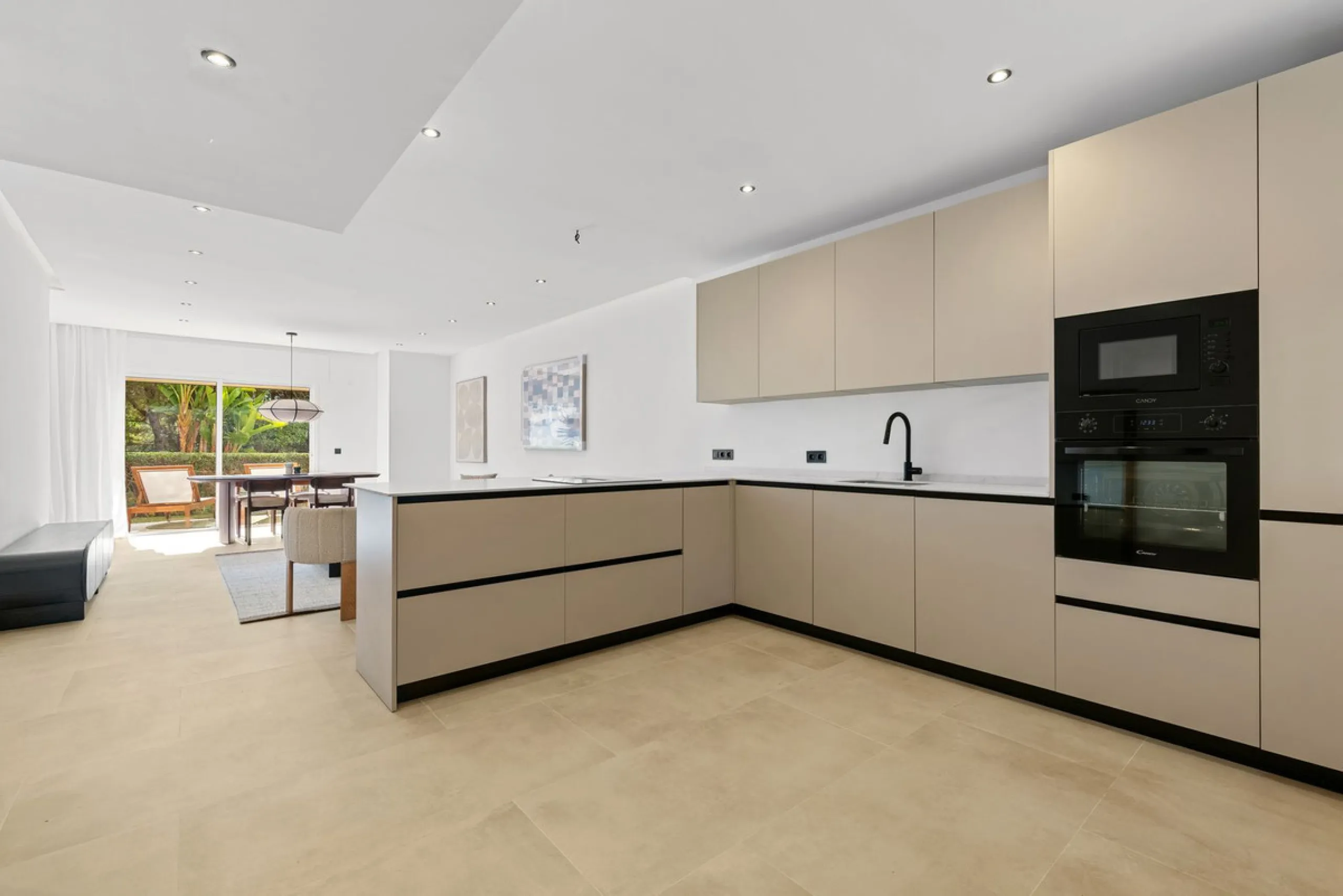 This stunning, fully furnished ground floor apartment offers 3 bedrooms and 2 bathrooms, located within a secure, gated development of just 18 residences. Residents enjoy access to two pristine swimming pools and beautifully maintained communal gardens.