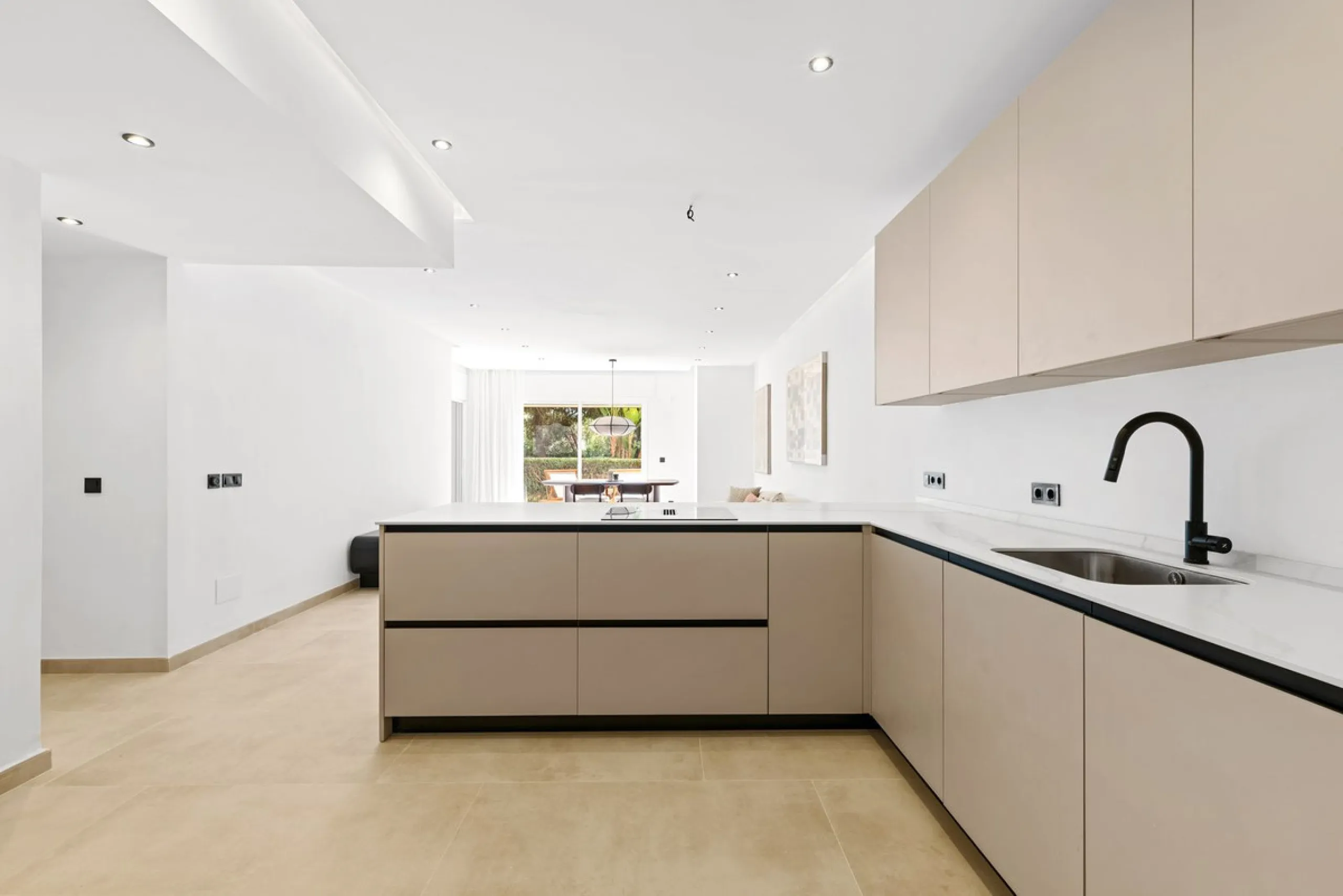 This stunning, fully furnished ground floor apartment offers 3 bedrooms and 2 bathrooms, located within a secure, gated development of just 18 residences. Residents enjoy access to two pristine swimming pools and beautifully maintained communal gardens.