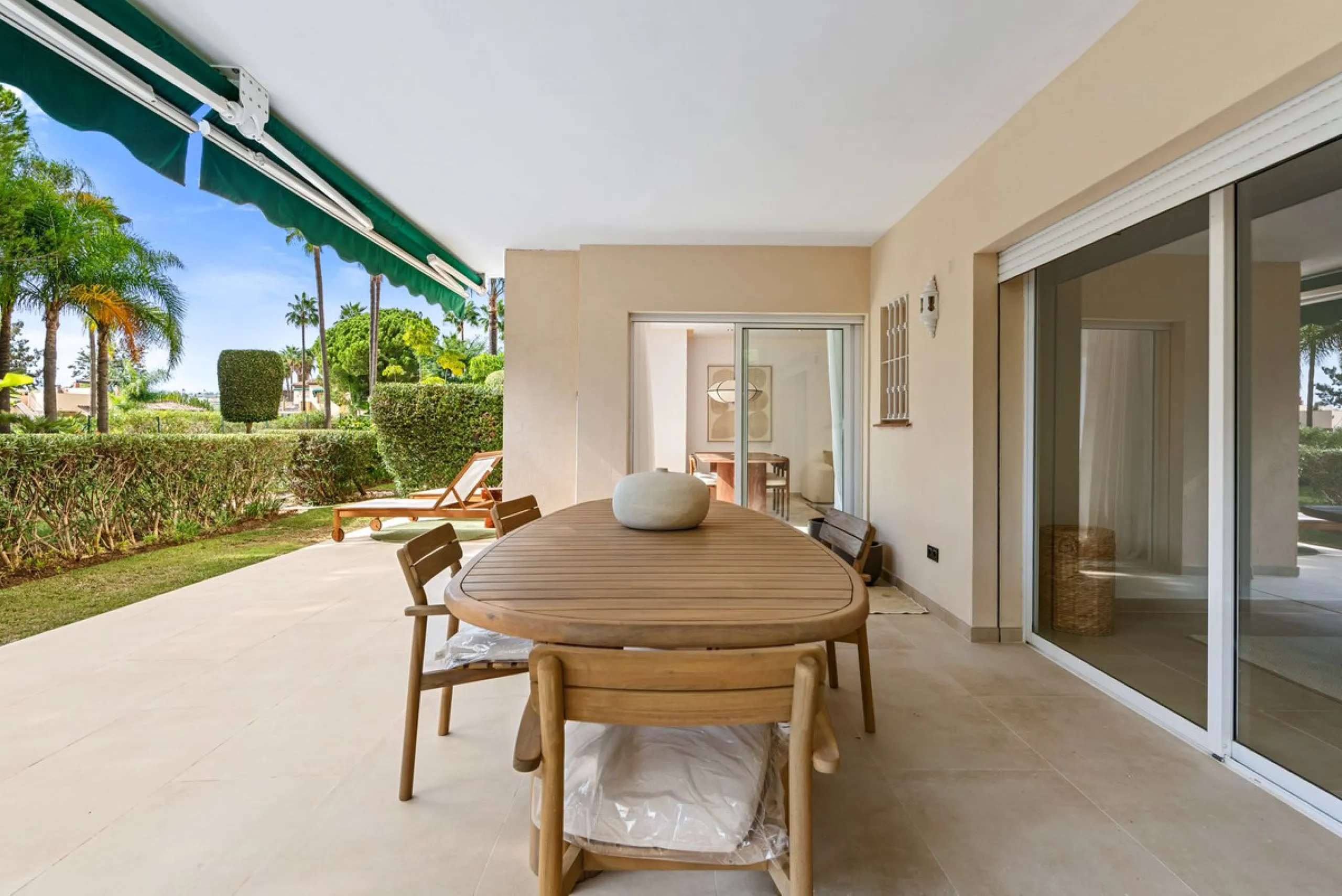 This stunning, fully furnished ground floor apartment offers 3 bedrooms and 2 bathrooms, located within a secure, gated development of just 18 residences. Residents enjoy access to two pristine swimming pools and beautifully maintained communal gardens.