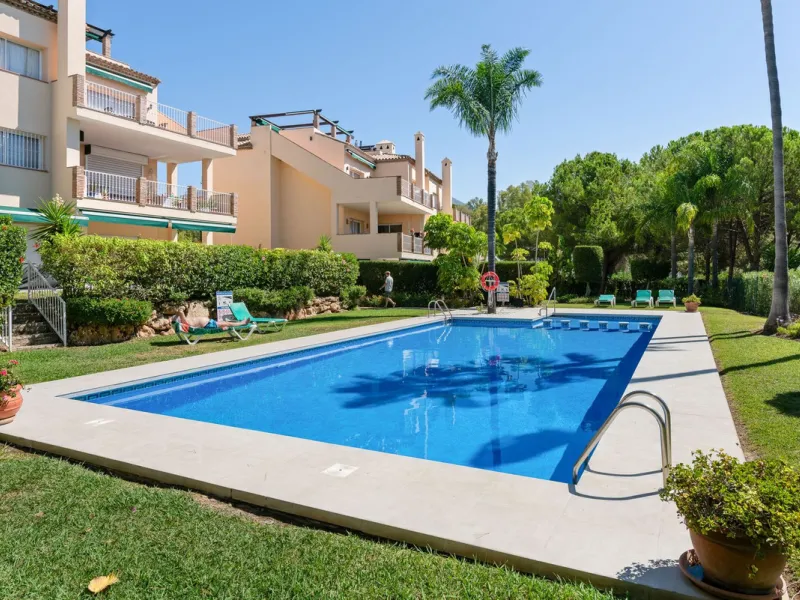 This stunning, fully furnished ground floor apartment offers 3 bedrooms and 2 bathrooms, located within a secure, gated development of just 18 residences. Residents enjoy access to two pristine swimming pools and beautifully maintained communal gardens.