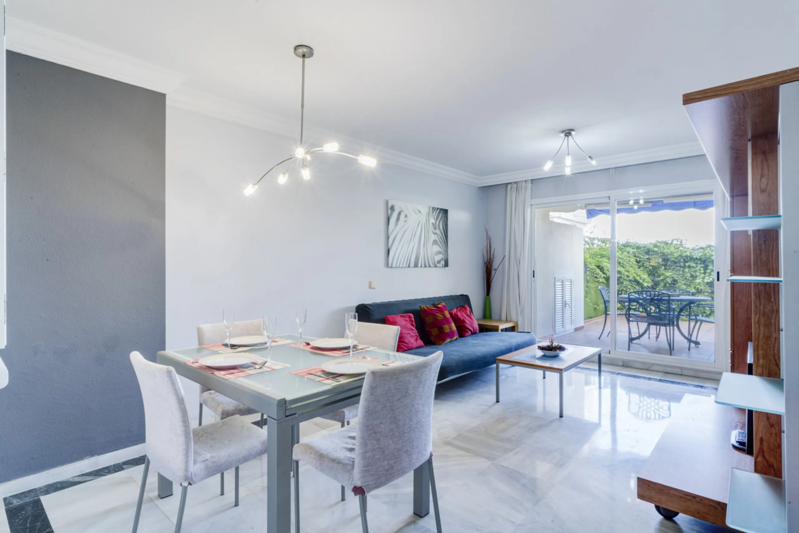 Situated within the prestigious Costa Nagüeles II gated community on the renowned Marbella Golden Mile, this ground floor apartment combines quality and lifestyle in one of the most sought-after locations on the Costa Del Sol. Offering an exceptional Medi