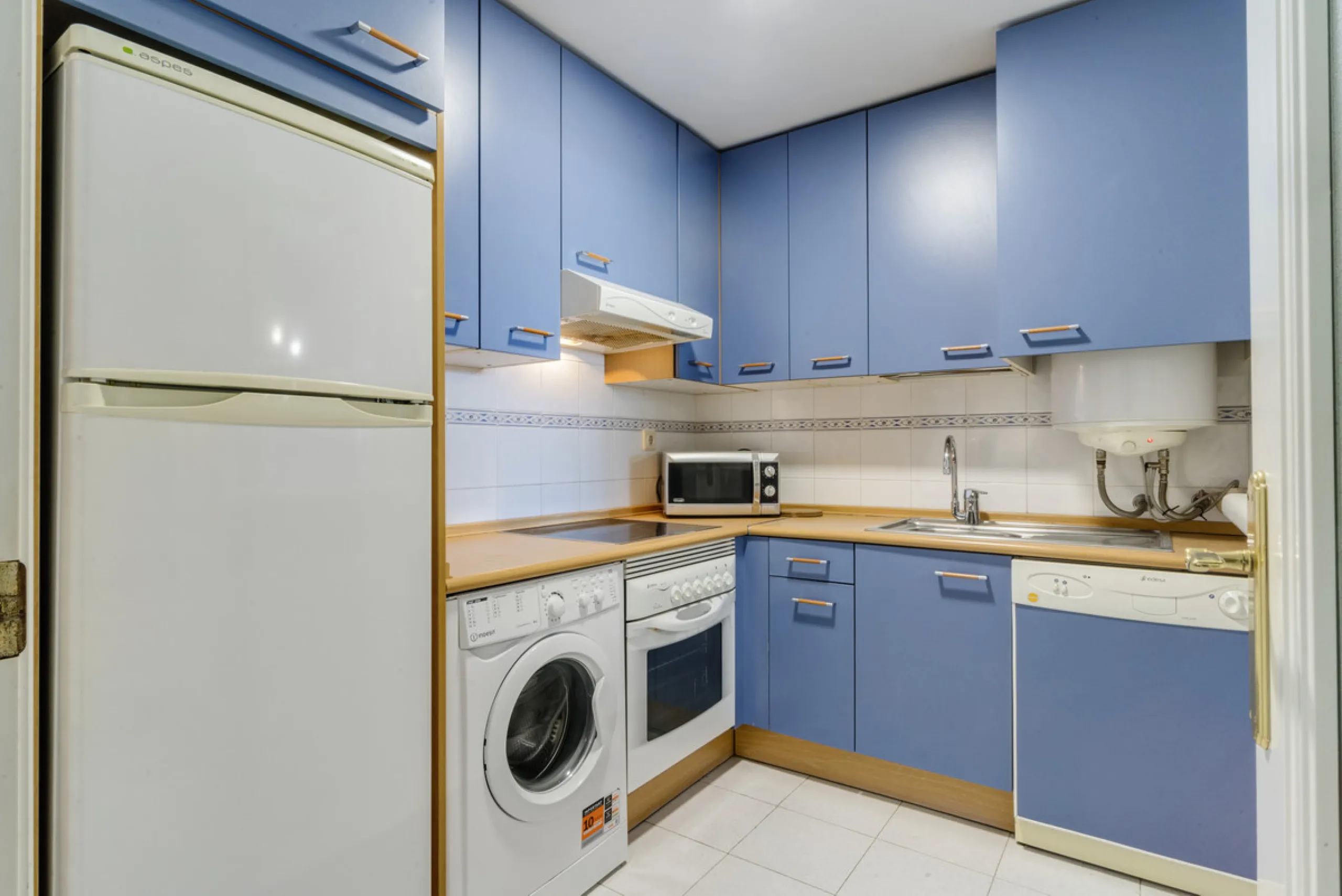 Situated within the prestigious Costa Nagüeles II gated community on the renowned Marbella Golden Mile, this ground floor apartment combines quality and lifestyle in one of the most sought-after locations on the Costa Del Sol. Offering an exceptional Medi