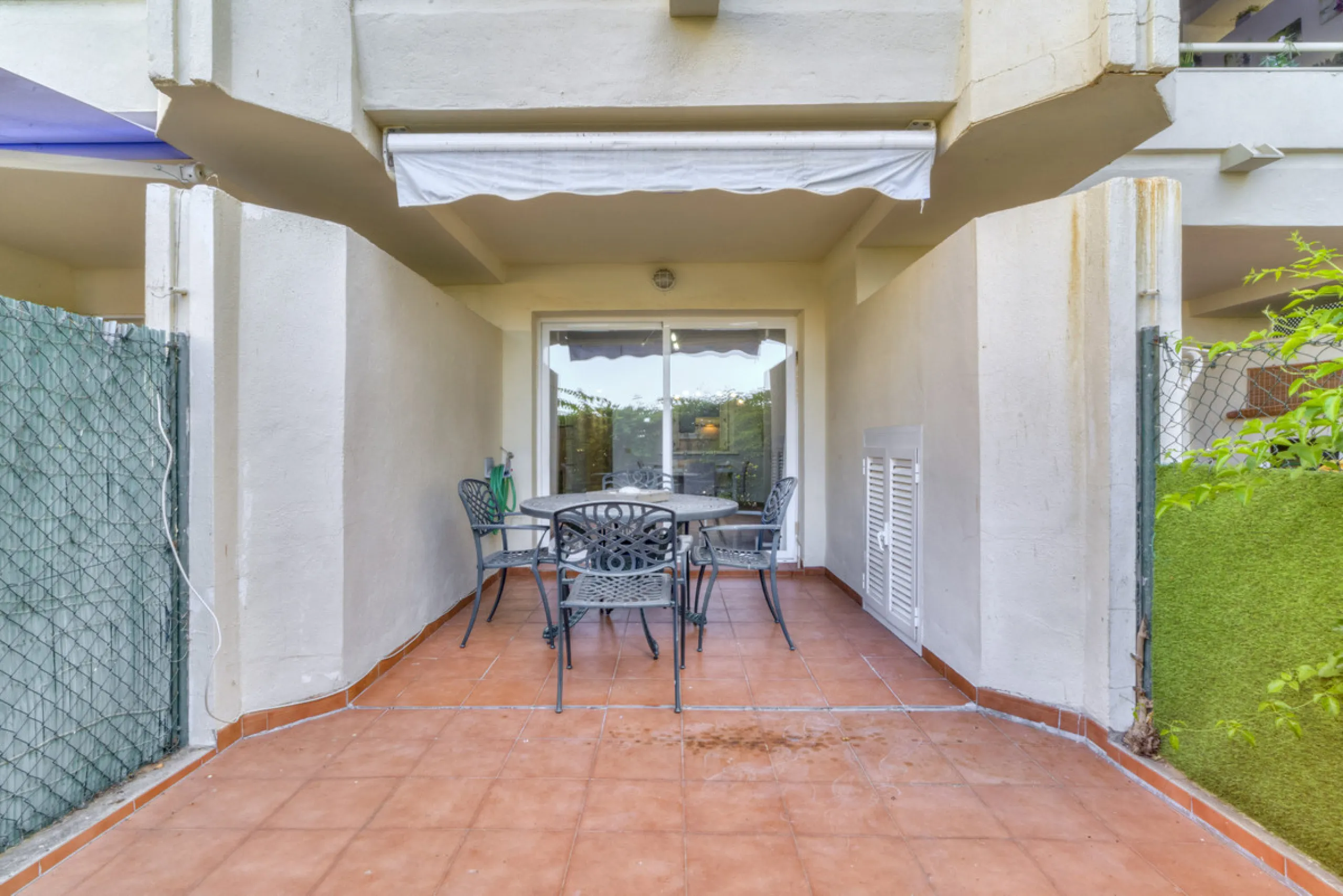 Situated within the prestigious Costa Nagüeles II gated community on the renowned Marbella Golden Mile, this ground floor apartment combines quality and lifestyle in one of the most sought-after locations on the Costa Del Sol. Offering an exceptional Medi
