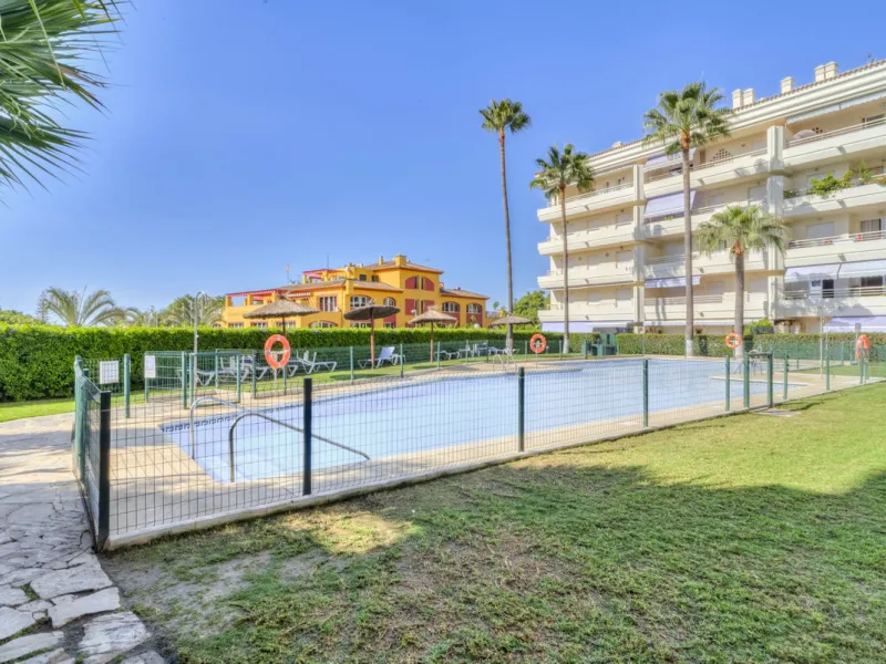 Situated within the prestigious Costa Nagüeles II gated community on the renowned Marbella Golden Mile, this ground floor apartment combines quality and lifestyle in one of the most sought-after locations on the Costa Del Sol. Offering an exceptional Medi