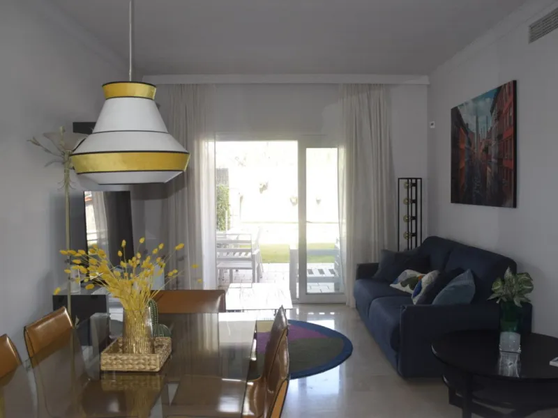 Apartment - Ground Floor Apartment в продаже в Marbella, Málaga. В доме 2 спален и 2 ванных комнат. Площадь дома 96 м²