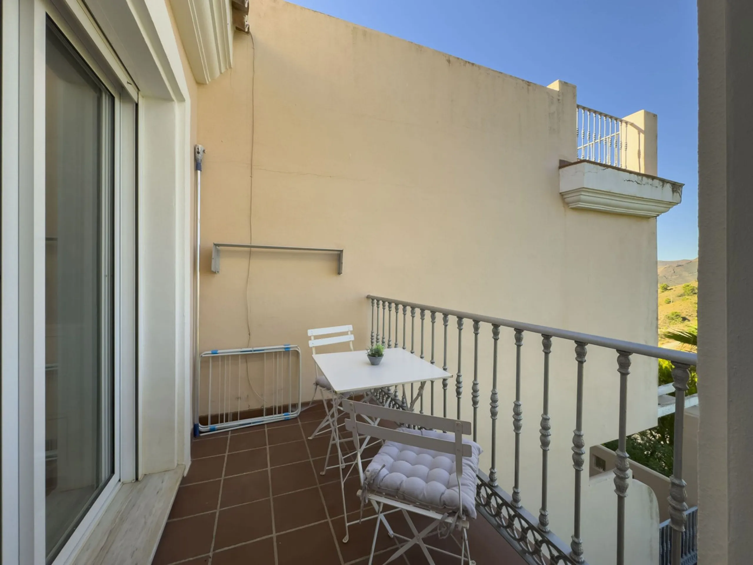 House - Townhouse в продаже в Alhaurín el Grande, Málaga. В доме 3 спален и 3 ванных комнат. Площадь дома 145 м²