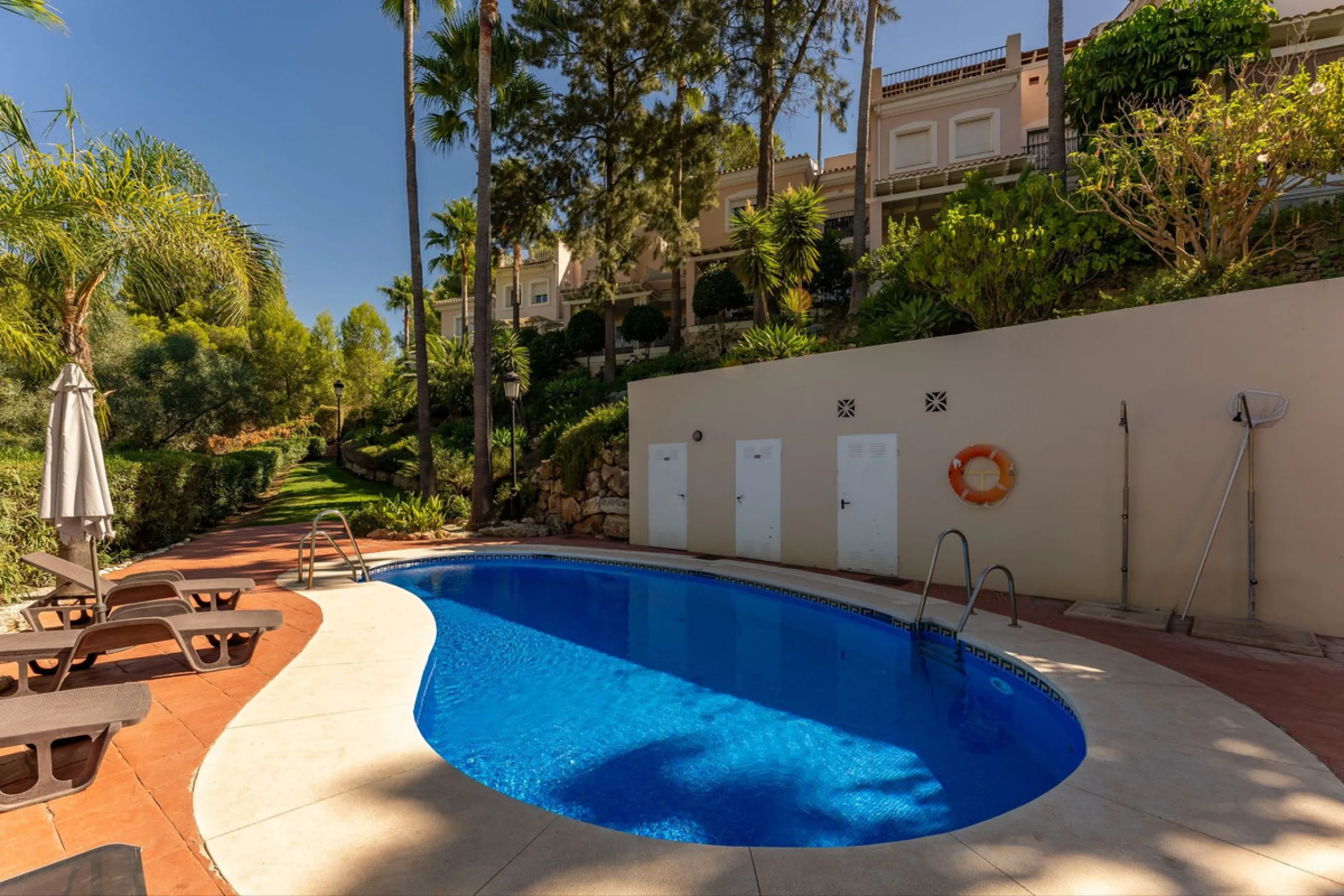 House - Townhouse в продаже в Alhaurín el Grande, Málaga. В доме 3 спален и 3 ванных комнат. Площадь дома 145 м²