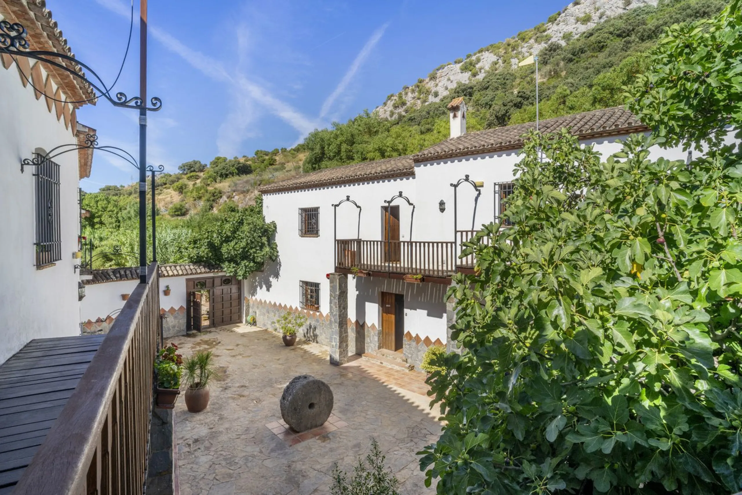 Make your dream a reality: Mill-Hotel in the Serranía de Ronda awaits its next chapter.