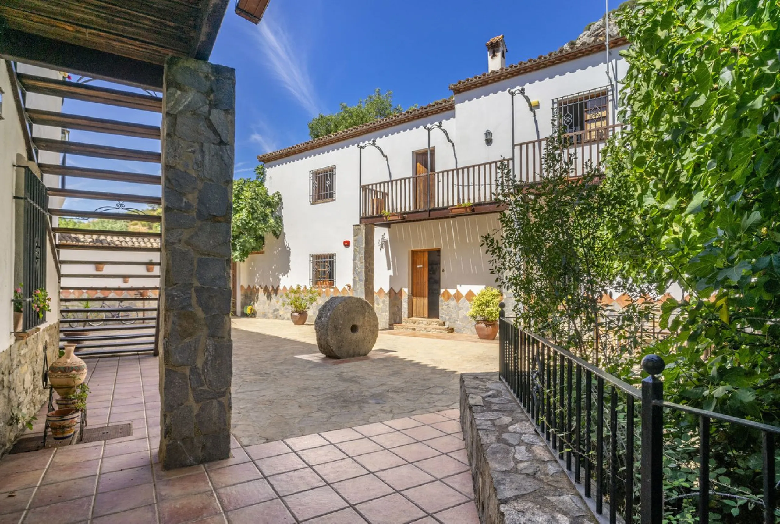Make your dream a reality: Mill-Hotel in the Serranía de Ronda awaits its next chapter.
