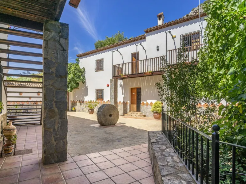 Make your dream a reality: Mill-Hotel in the Serranía de Ronda awaits its next chapter.