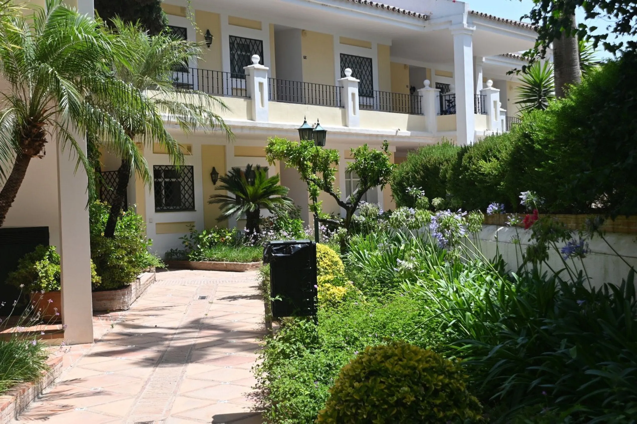 Apartment - Ground Floor Apartment в продаже в Marbella, Málaga. В доме 2 спален и 2 ванных комнат. Площадь дома 96 м²