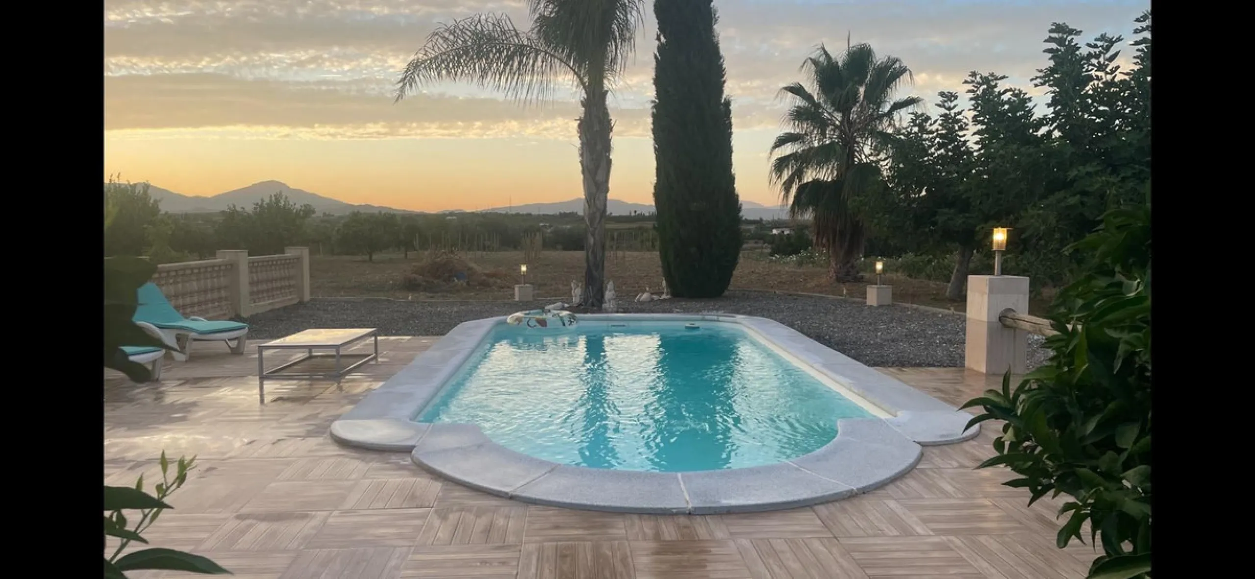 House - Detached Villa в продаже в Alhaurín el Grande, Málaga. В доме 1 спален и 1 ванных комнат. Площадь дома 137 м². Площадь участка 3758 м²