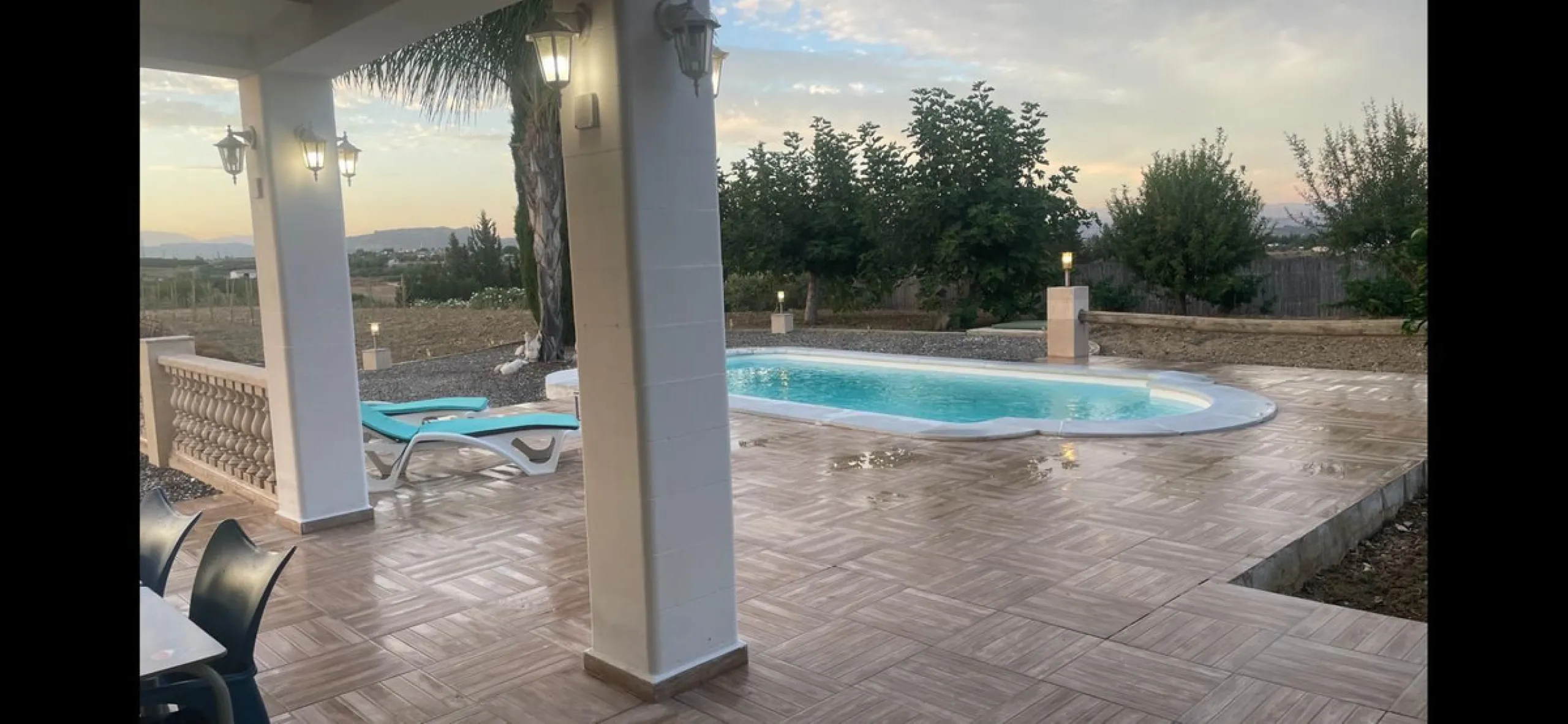 House - Detached Villa в продаже в Alhaurín el Grande, Málaga. В доме 1 спален и 1 ванных комнат. Площадь дома 137 м². Площадь участка 3758 м²
