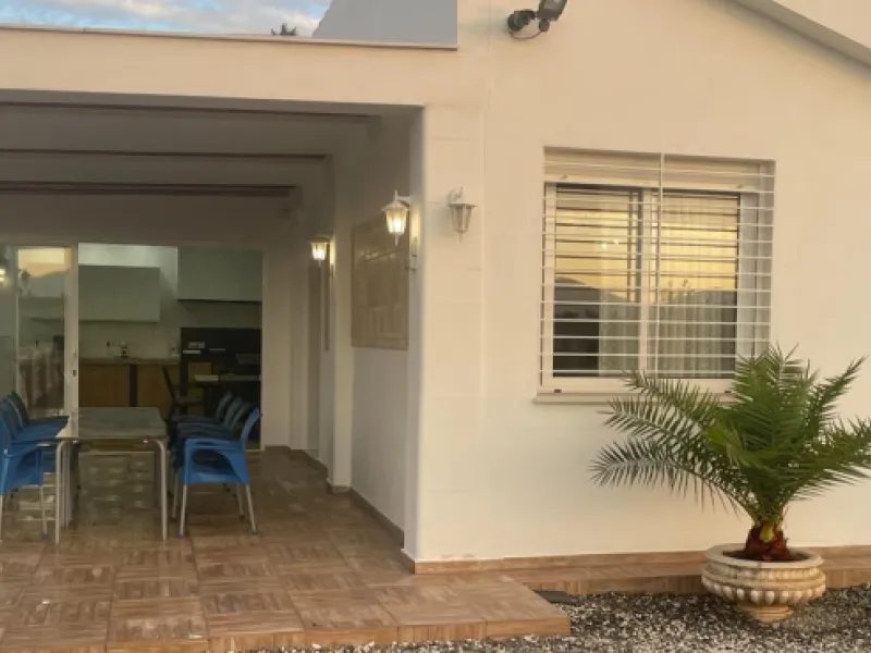 House - Detached Villa в продаже в Alhaurín el Grande, Málaga. В доме 1 спален и 1 ванных комнат. Площадь дома 137 м². Площадь участка 3758 м²