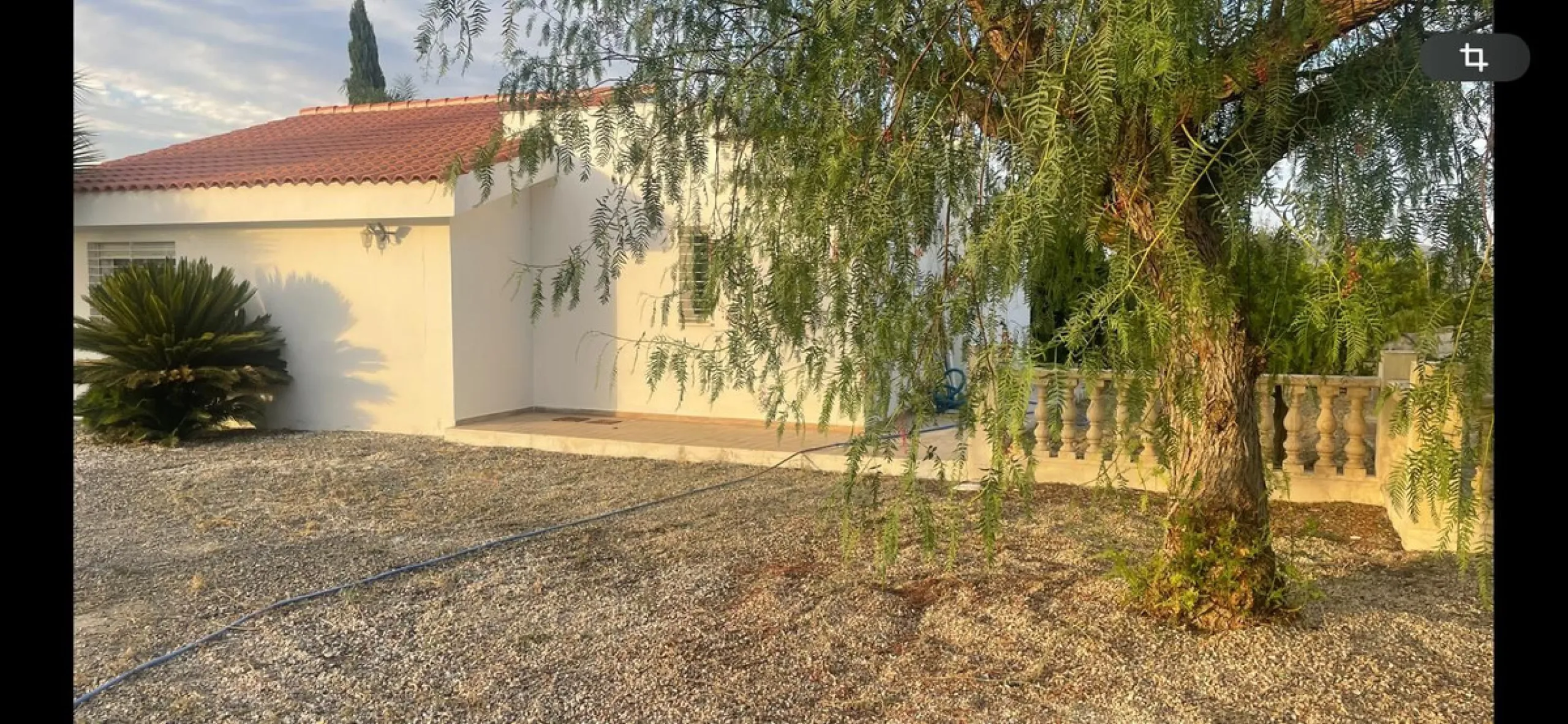 House - Detached Villa в продаже в Alhaurín el Grande, Málaga. В доме 1 спален и 1 ванных комнат. Площадь дома 137 м². Площадь участка 3758 м²