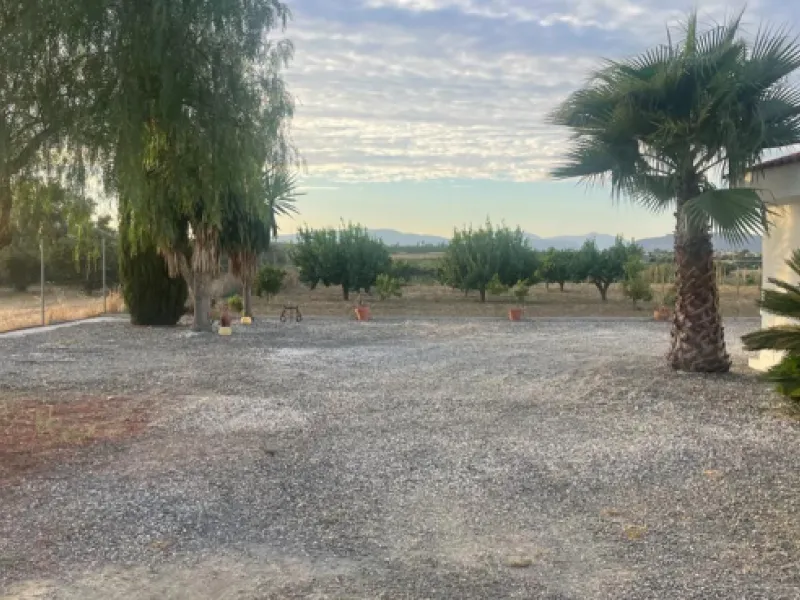 House - Detached Villa в продаже в Alhaurín el Grande, Málaga. В доме 1 спален и 1 ванных комнат. Площадь дома 137 м². Площадь участка 3758 м²