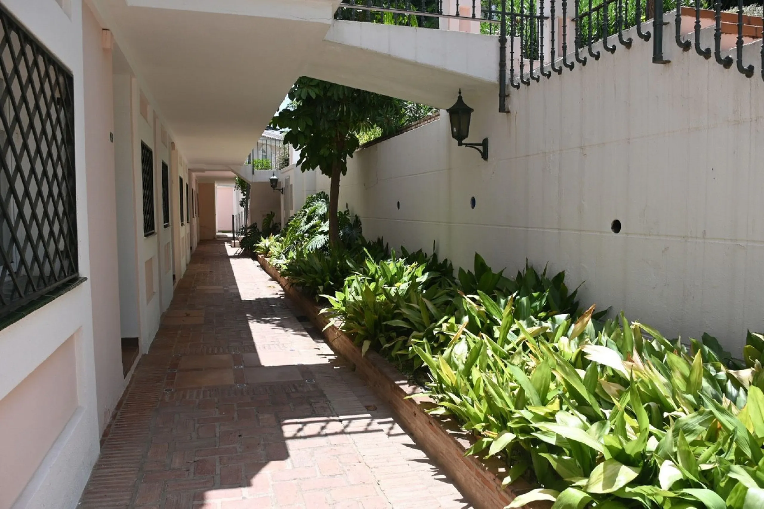 Apartment - Ground Floor Apartment в продаже в Marbella, Málaga. В доме 2 спален и 2 ванных комнат. Площадь дома 96 м²