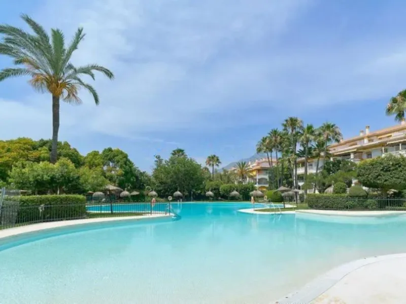 Апартамент нижний этаж, Marbella, Costa del Sol
