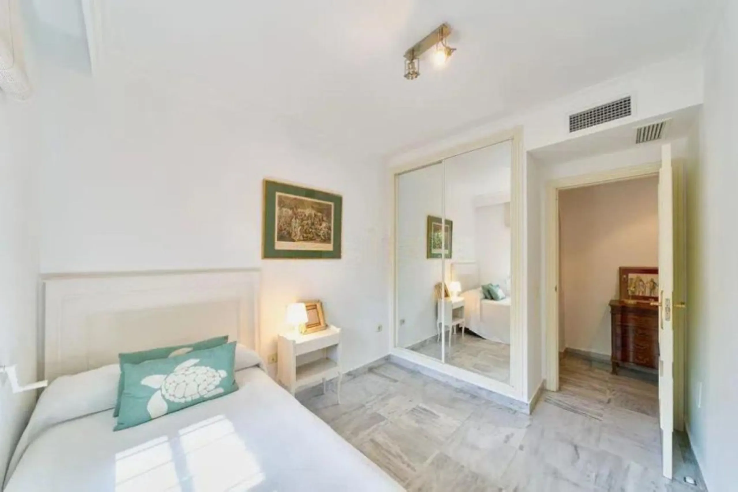 Апартамент нижний этаж, Marbella, Costa del Sol