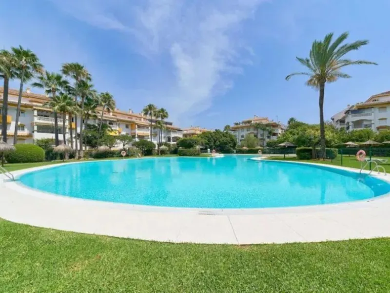 Апартамент нижний этаж, Marbella, Costa del Sol