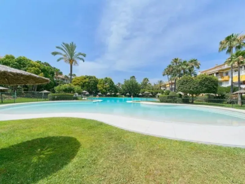 Апартамент нижний этаж, Marbella, Costa del Sol