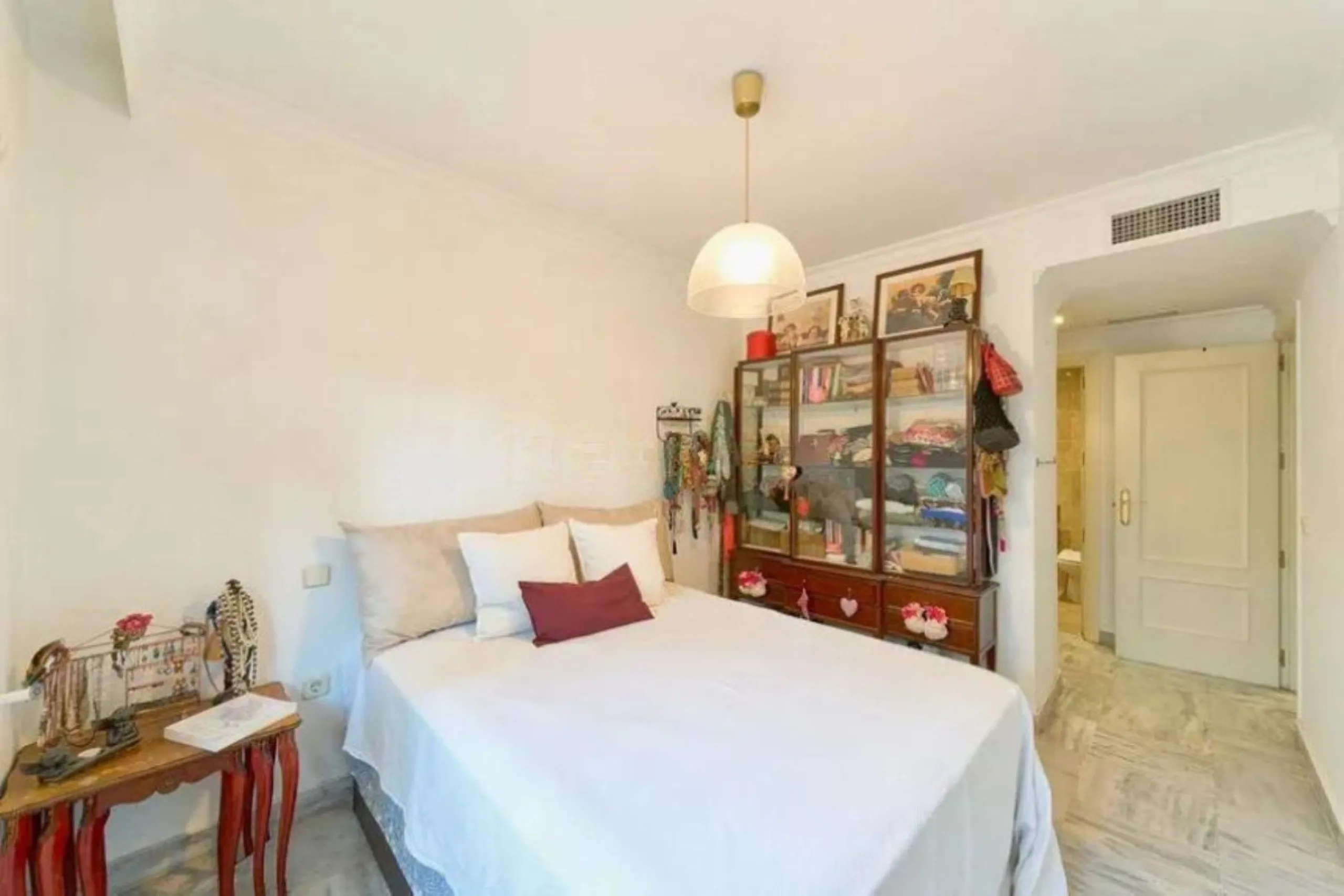 Апартамент нижний этаж, Marbella, Costa del Sol