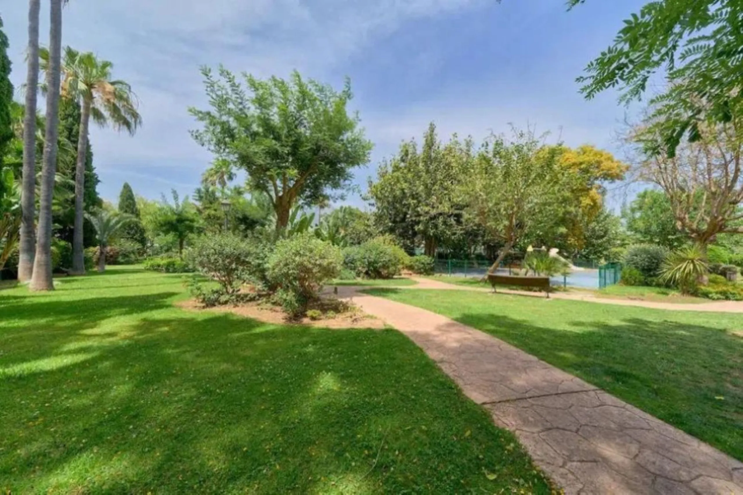 Апартамент нижний этаж, Marbella, Costa del Sol