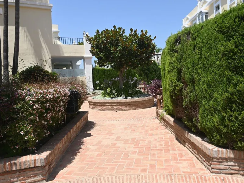 Apartment - Ground Floor Apartment в продаже в Marbella, Málaga. В доме 2 спален и 2 ванных комнат. Площадь дома 96 м²