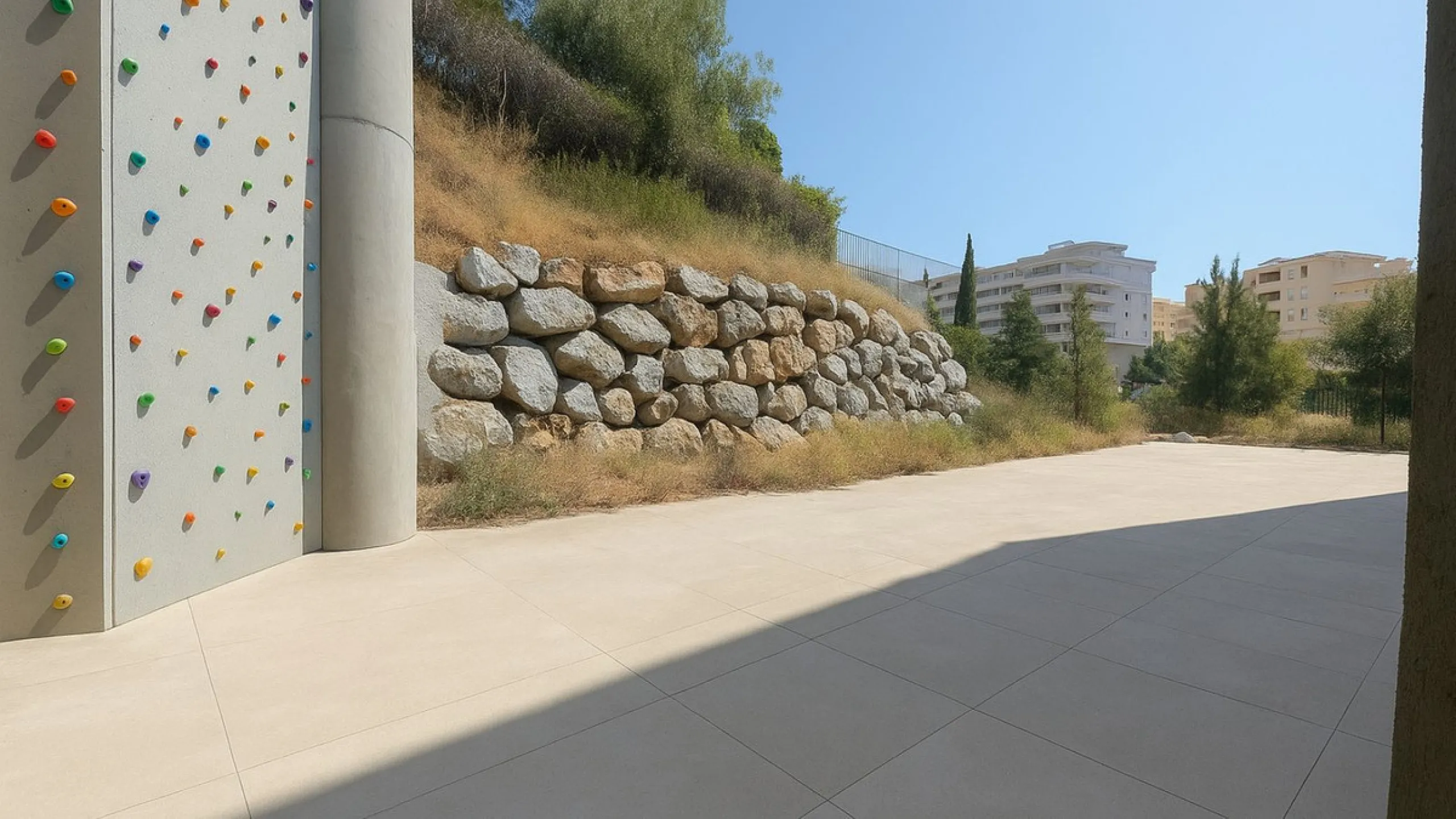 Exceptional Investment Opportunity – Multi-Use Development in Benalmádena