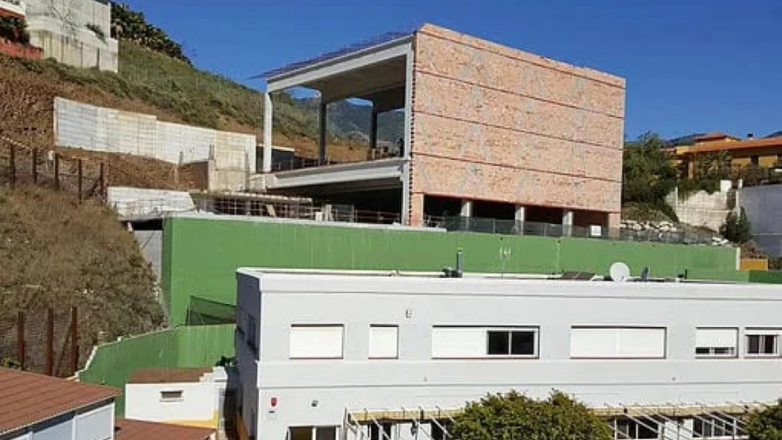 Exceptional Investment Opportunity – Multi-Use Development in Benalmádena