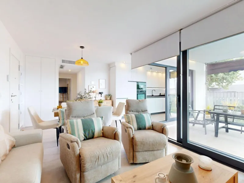 Charming Ground Floor Apartment with 3 Bedrooms in Garden Home, Los Pacos – Fuengirola. Has a Tourist License . ¡¡