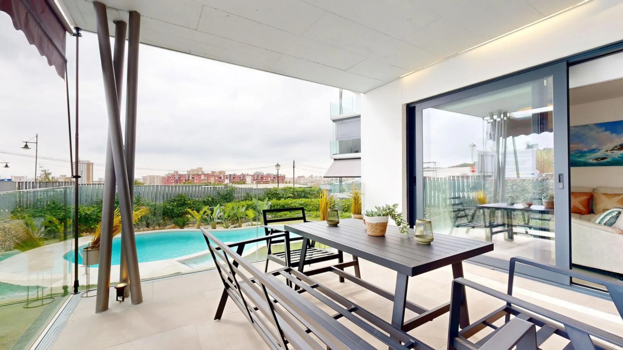 Charming Ground Floor Apartment with 3 Bedrooms in Garden Home, Los Pacos – Fuengirola. Has a Tourist License . ¡¡