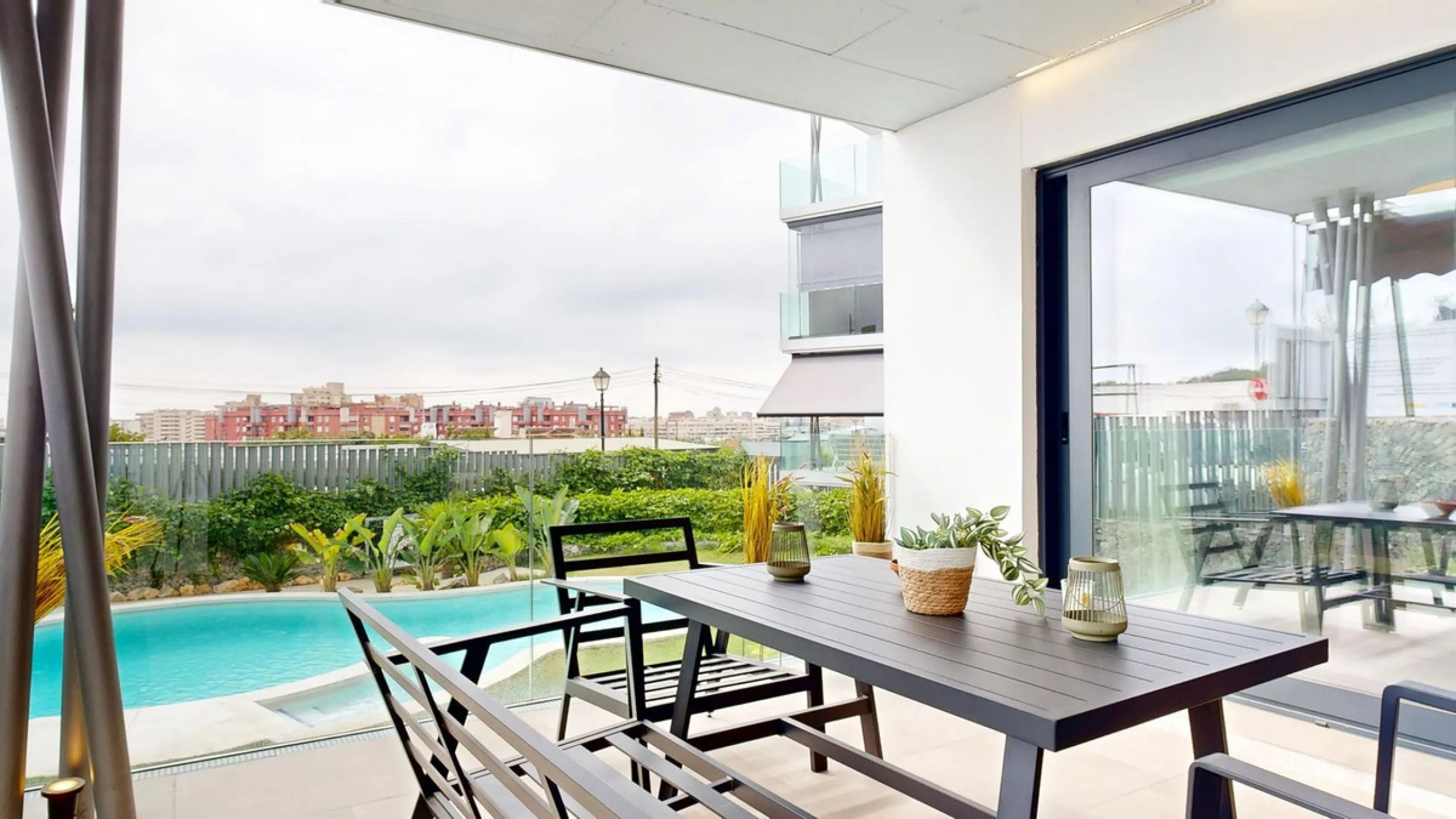 Charming Ground Floor Apartment with 3 Bedrooms in Garden Home, Los Pacos – Fuengirola. Has a Tourist License . ¡¡