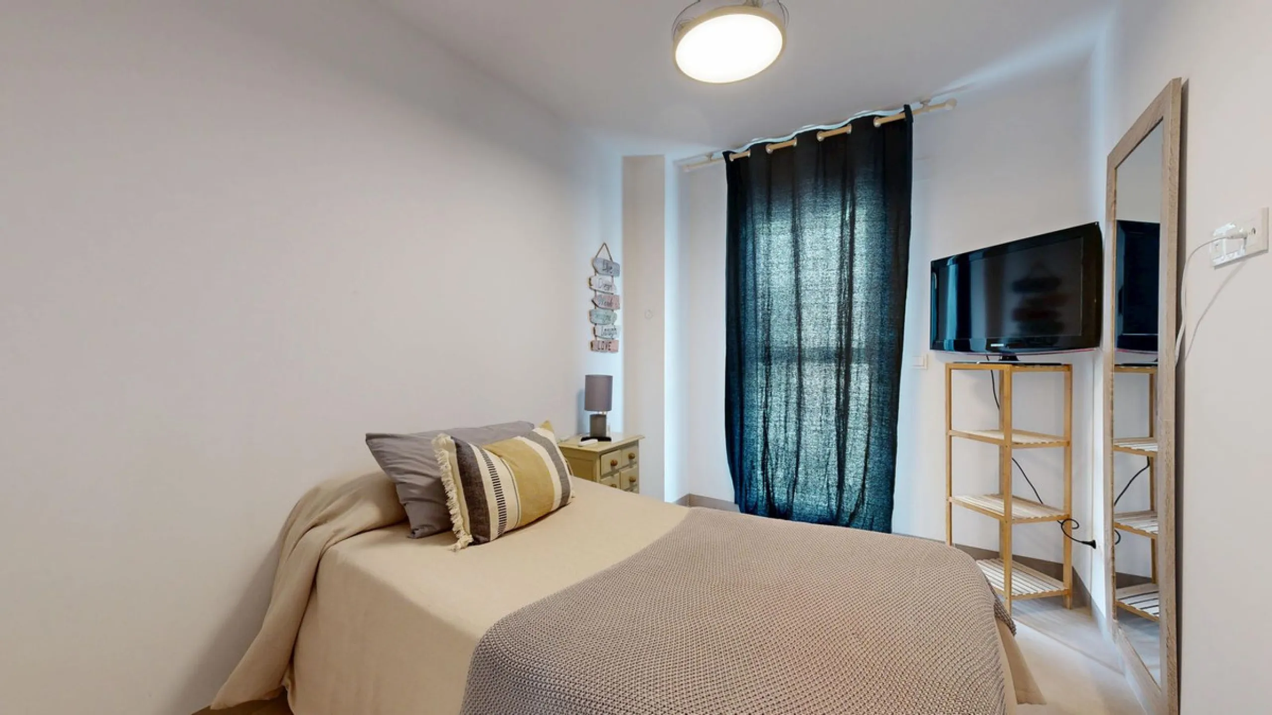 Charming Ground Floor Apartment with 3 Bedrooms in Garden Home, Los Pacos – Fuengirola. Has a Tourist License . ¡¡